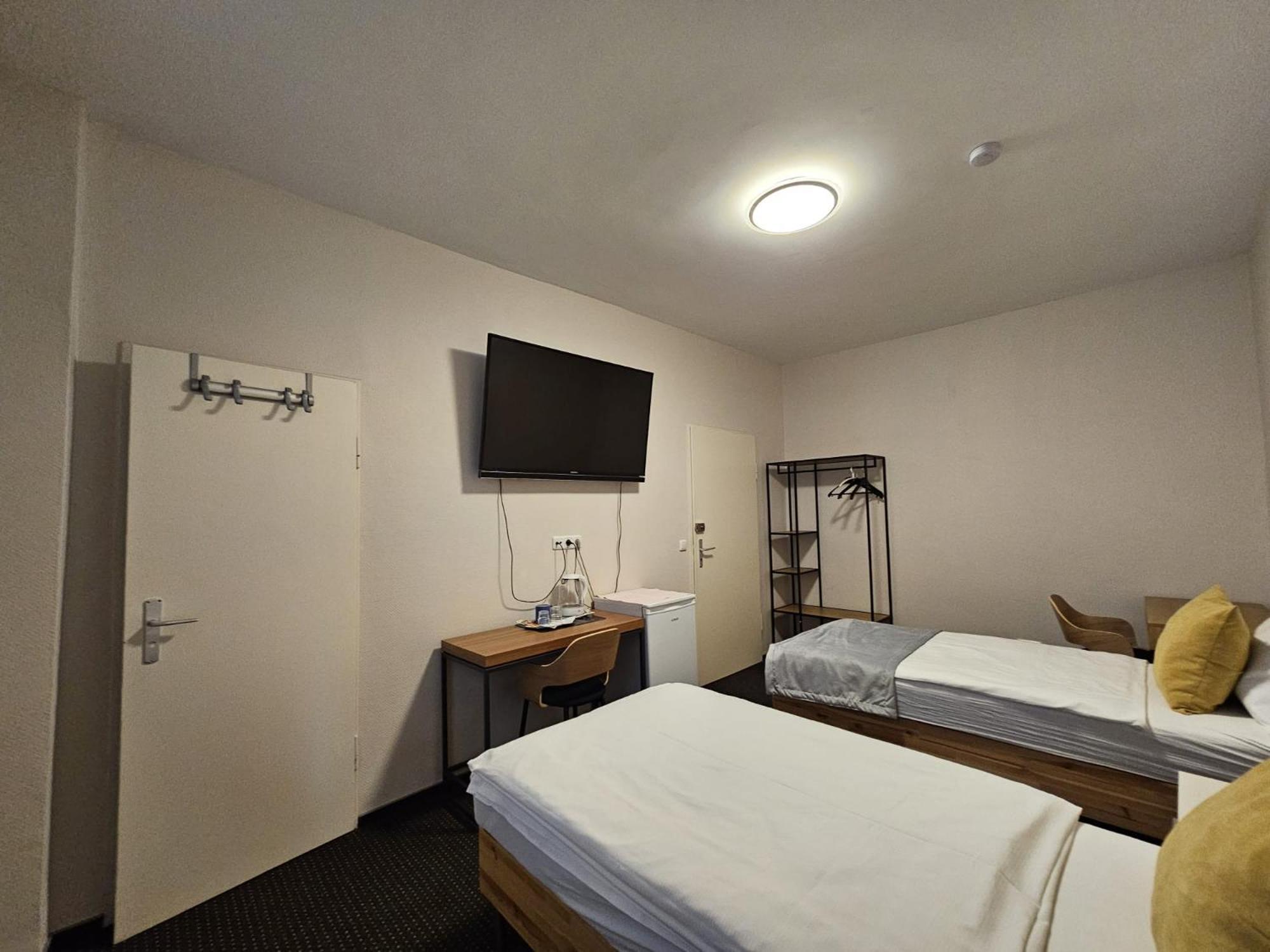 Hotel Haus Isenburg Neu-Isenburg Eksteriør billede