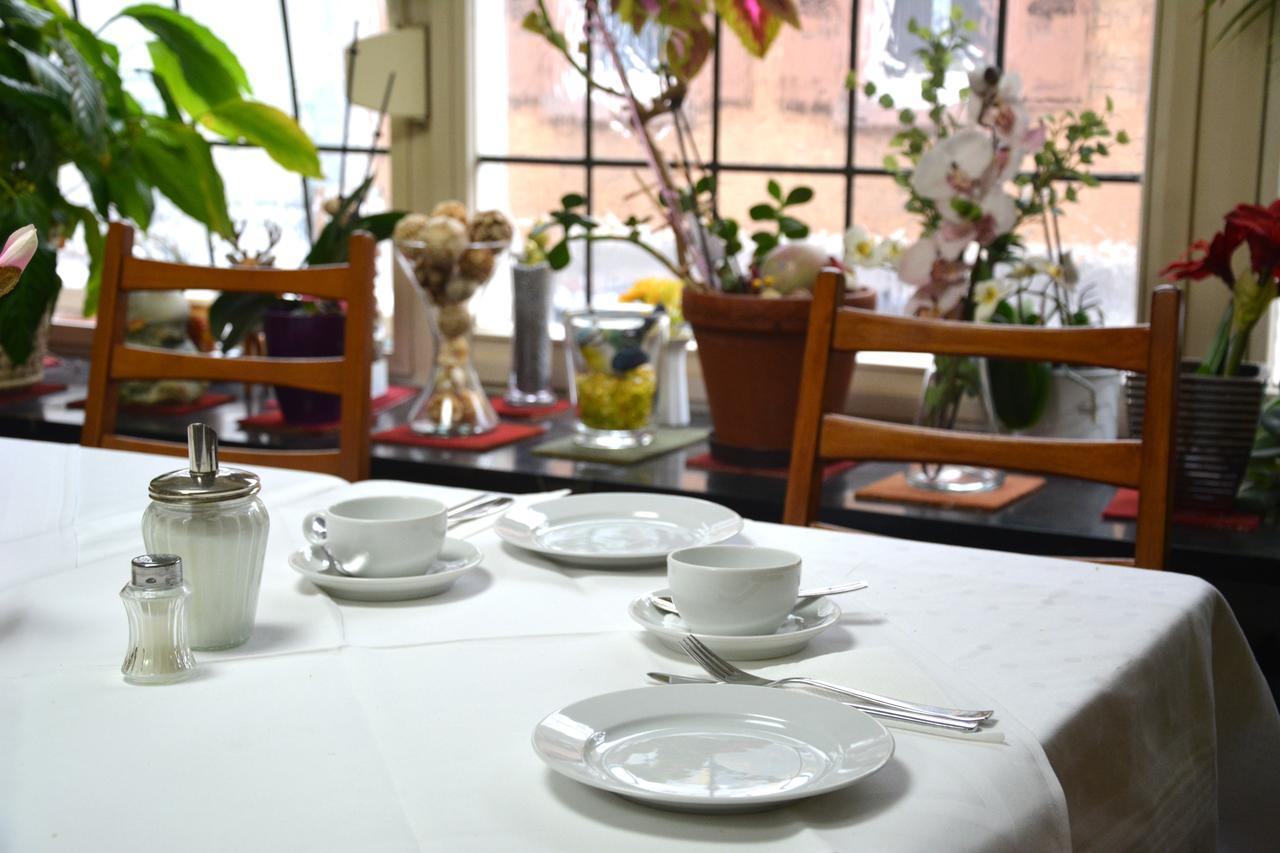 Hotel Haus Isenburg Neu-Isenburg Eksteriør billede